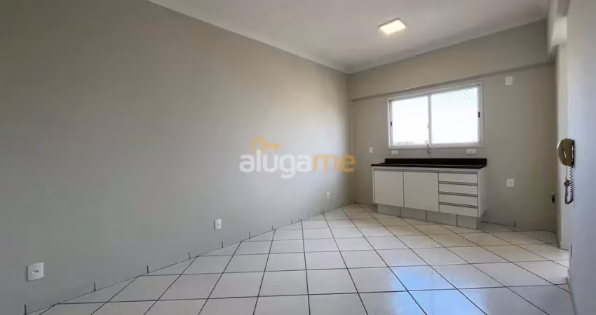 Apartamento no bairro boa vista com 01 dormitório e armário embutido, com 01 vaga e elevador.