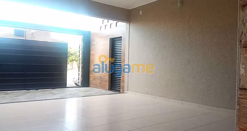 Linda casa a venda, com 3 dormitórios e piscina aquecida em bairro residencial