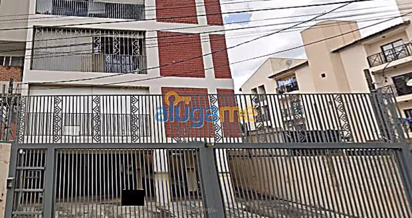 Apartamento no Higienópolis, com 3 dormitórios (1 suíte) e 2 vagas de garagem.