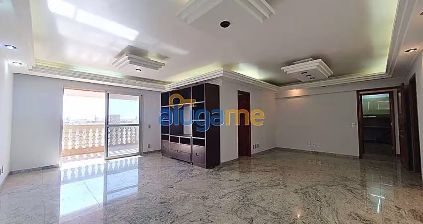 Apartamento no bairro Boa Vista com 3 suítes, 2 vagas, portaria e elevador.