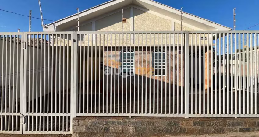 Casa residencial com 03 dormitórios (01 suíte) e 02 vagas de garagem no bairro jardim canaã, perto dos bombeiros.