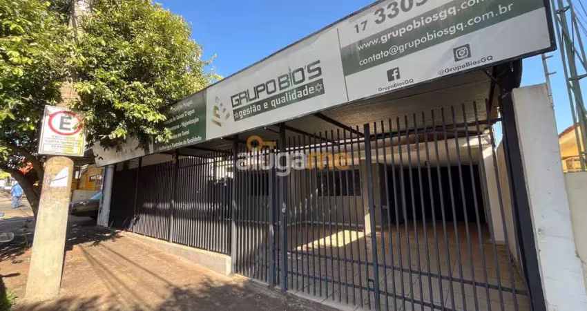 Casa grande com 02 dormitórios e 03 banheiros, no bairro jardim alto alegre, próximo a marginal da br-153.