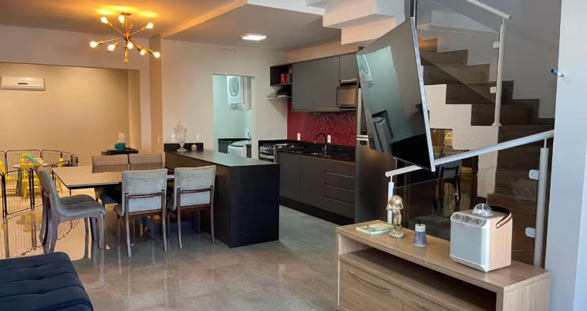 Casa com 3 quartos à venda no Centro Balneário Camboriú.Aceita 800 mil entrada restante parcelado!