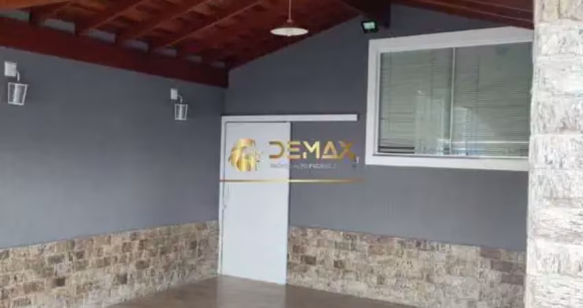 Casa com 3 quartos à venda na Flávio Império, 562, Loteamento Villa Branca, Jacareí