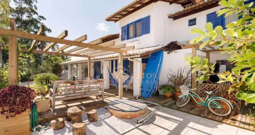 Casa com 6 dormitórios à venda, 475 m² por R$ 2.500.000,00 - Daniela - Florianópolis/SC