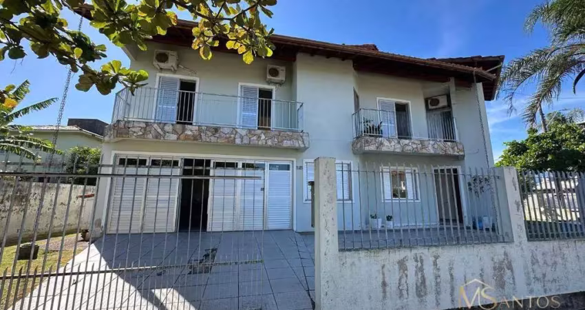 Casa com 4 dormitórios à venda, 200 m² por R$ 1.600.000,00 - Daniela - Florianópolis/SC
