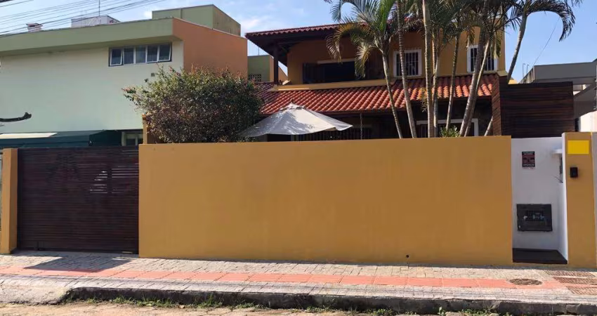 Casa com 4 dormitórios à venda, 175 m² por R$ 1.500.000,00 - Canasvieiras - Florianópolis/SC