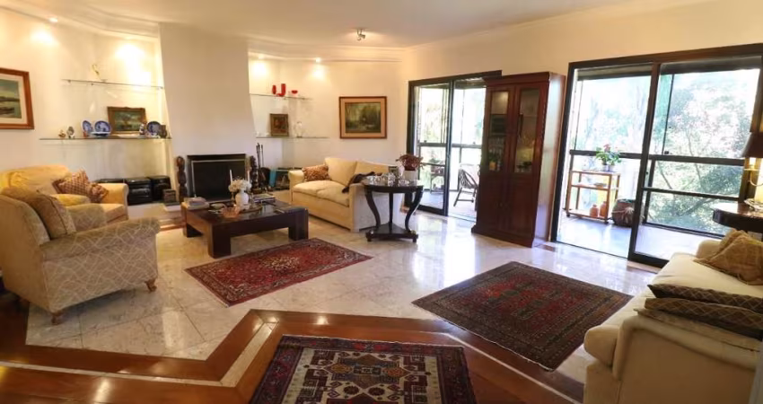Confortável apartamento tipo para venda com 3 quartos, sendo 1 suíte, 200m²