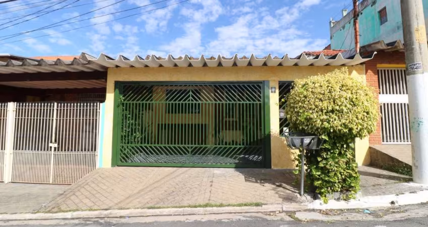 Elegante casa tipo para venda com 4 quartos, sendo 1 suíte, 188m²