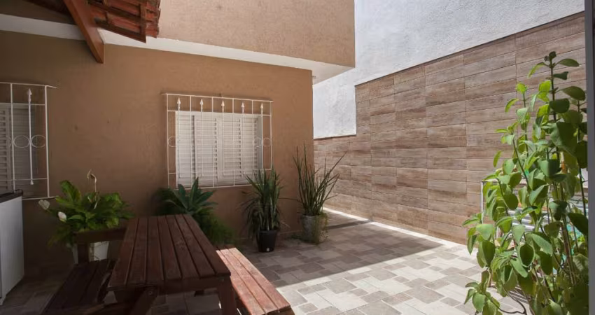 Versátil casa tipo para venda com 3 quartos, sendo 1 suíte, 191m²