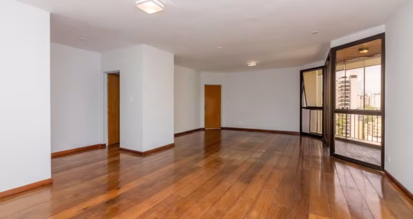 Atraente apartamento tipo para venda com 4 quartos, sendo 2 suítes, 185m²