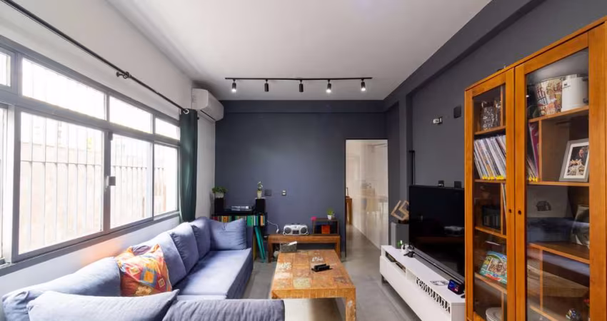 Confortável sobrado para venda com 3 quartos, sendo 1 suíte, 142m²