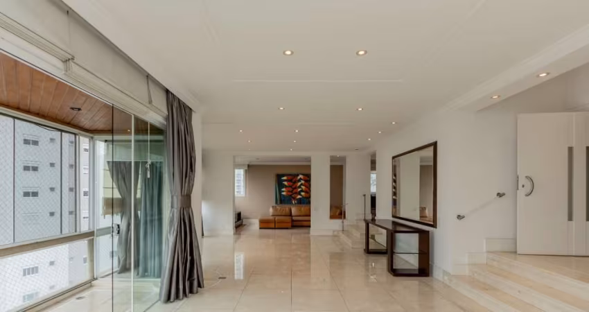 Agradável apartamento tipo para venda com 4 quartos, sendo 3 suítes, 273m²