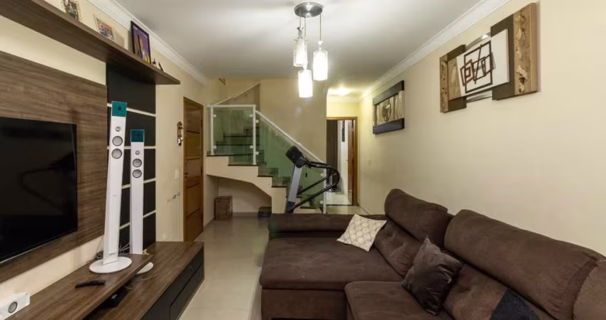 Agradável sobrado para venda com 3 quartos, sendo 1 suíte, 114m²