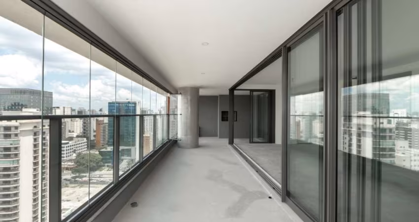 Versátil apartamento tipo para venda com 4 quartos, sendo 4 suítes, 211m²