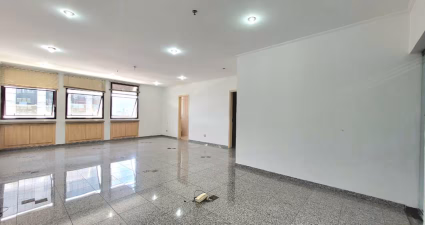 Funcional conjunto comercial para venda, 52m²