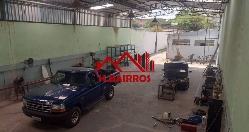 VENDE GALPÃO  COM 250 M² CONSTRUÍDO EM TERRENO DE 570 M²