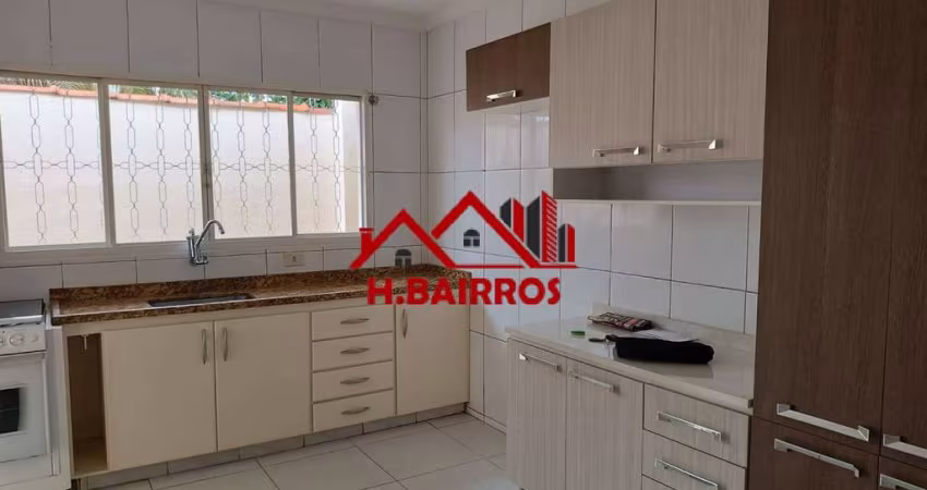 Casa com 03 dormitórios para Alugar no Jardim das Indústrias