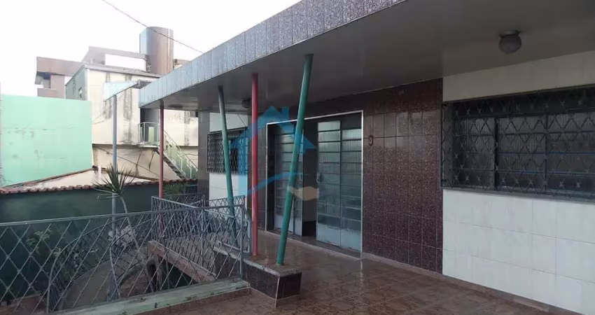 Casa para Venda em Contagem, Eldorado, 4 dormitórios, 1 suíte, 3 banheiros, 2 vagas
