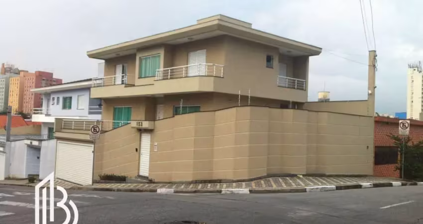 Sobrado de esquina com 3 dorms, espaço gourmet e 4 vagas – santa terezinha
