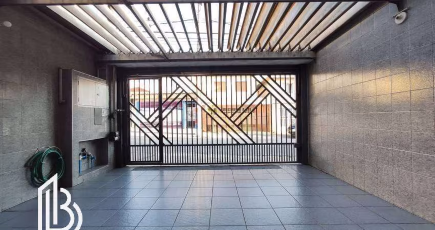 Imperdível sobrado à venda em São Bernardo do Campo-SP, bairro Paulicéia: 3 quartos, 1 suíte, 3 salas, 2 banheiros, 2 vagas, 178m².