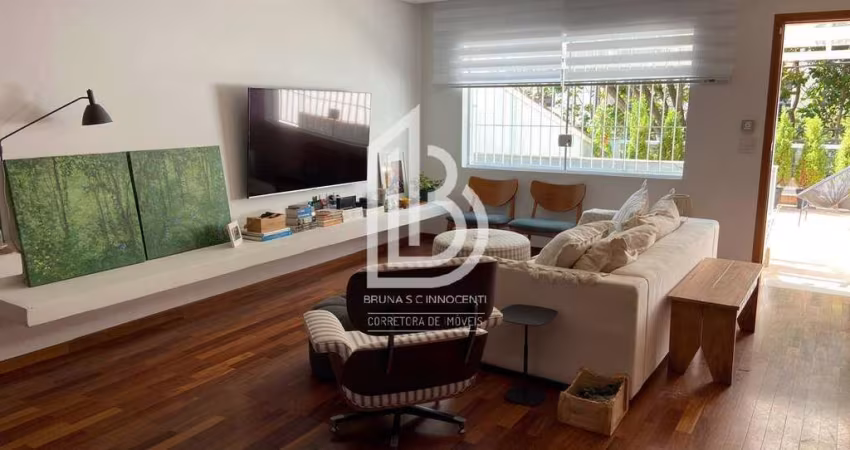Charmoso Sobrado Reformado à Venda na Vila Progredior,3 Dormitórios e 150m²