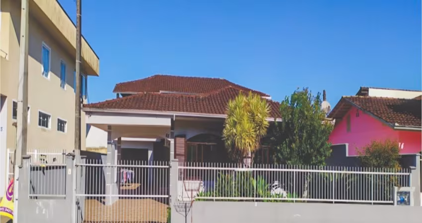 LINDA RESIDÊNCIA COM 187m²