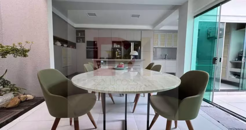 Encante-se com esta oportunidade única de possuir uma casa no Morada do Rio!
