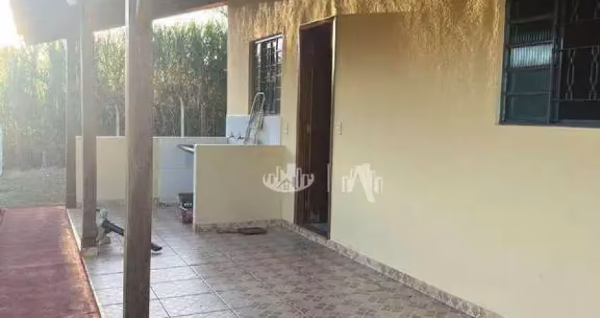 Casa com 2 quartos para alugar, 50 m² por R$ 1.100/mês - Rural - Londrina/PR