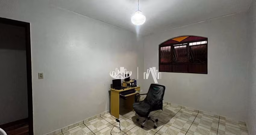Casa com 3 quartos para alugar, 80 m² por R$ 1.450/mês - Jardim Piza - Londrina/PR