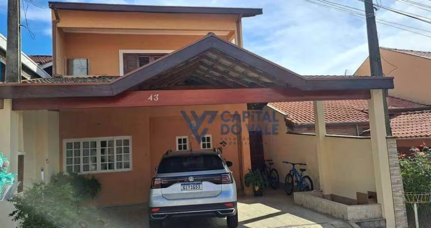 Sobrado com 3 dormitórios à venda, 250 m² por R$ 937.000 - Jardim Uirá - São José dos Campos/SP