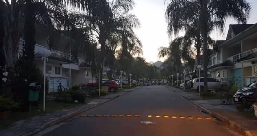 Casa em condomínio fechado com 3 quartos à venda na Rua Elisio de Araújo, Vargem Pequena, Rio de Janeiro