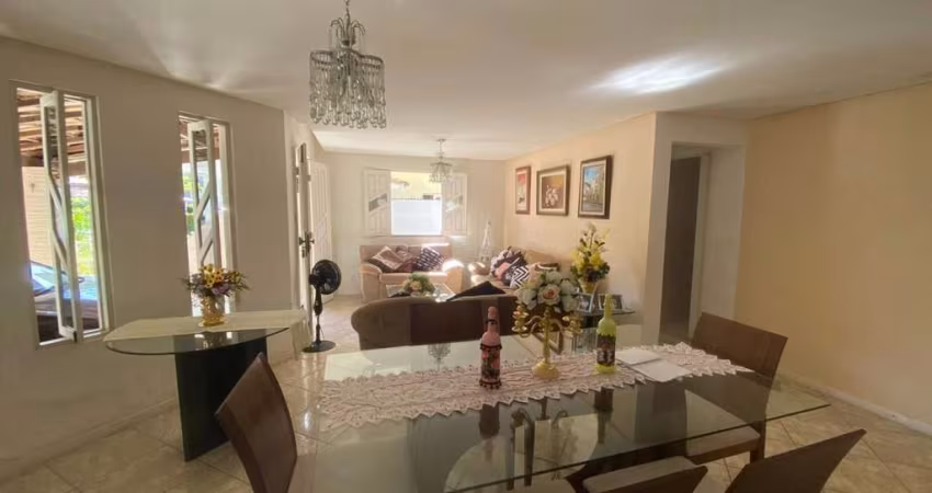 Villa Tropical, 268m², 3 Quartos, Varanda, 2 Vagas