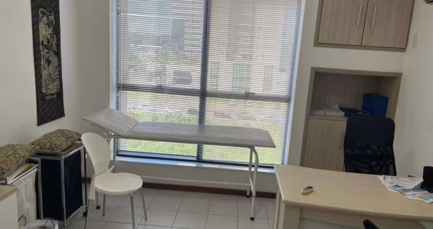 Salão Comercial para Venda em Salvador, Caminho das Árvores, 1 banheiro, 1 vaga
