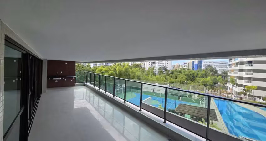 Mansão Bellagio - Alphaville 1, 221m², 4 Suítes, Varanda Gourmet, 4 Vagas com depósito