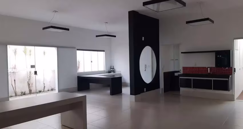 Casa com 3 quartos à venda no Fundinho, Uberlândia 