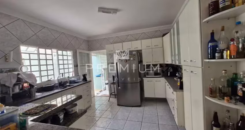 Casa com 3 quartos à venda no Santa Mônica, Uberlândia 