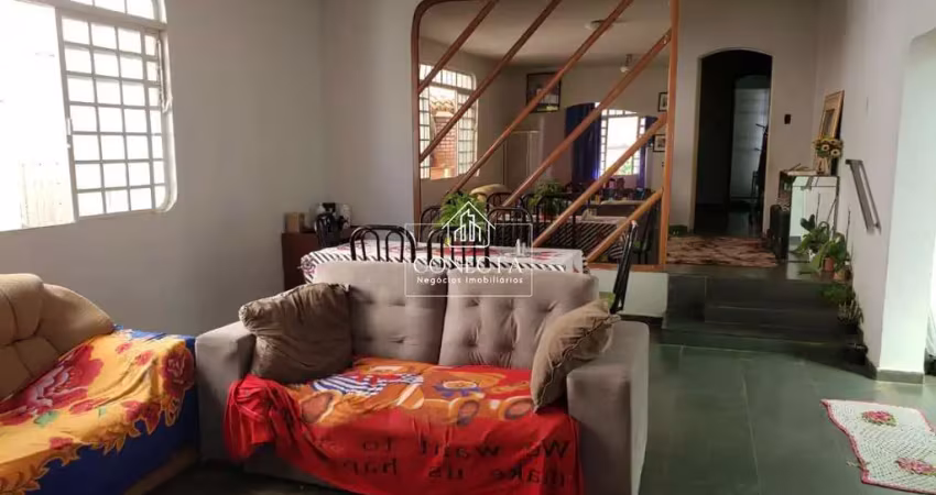 Casa com 3 quartos à venda no Vigilato Pereira, Uberlândia 