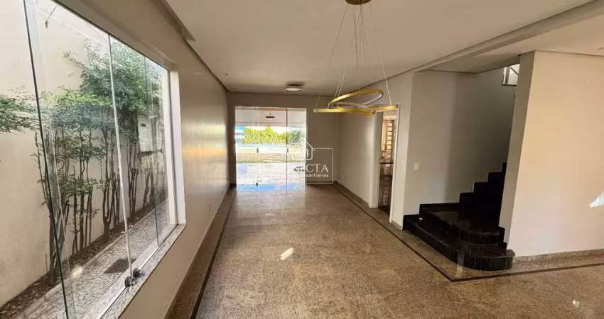 Sobrado com 3 quartos, piscina e varanda gourmet para locação no jardim karaíba, uberlândia - mg