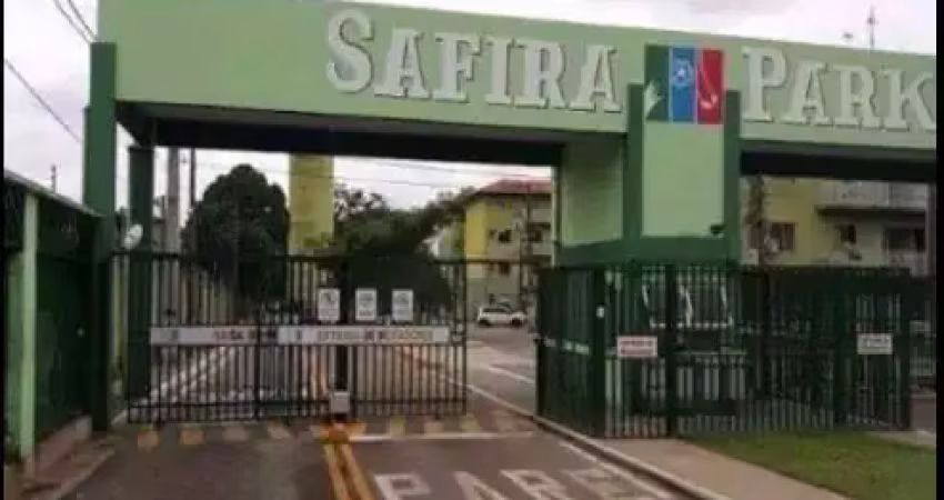 Vendo apto com 2 quartos, área de lazer com piscina natural