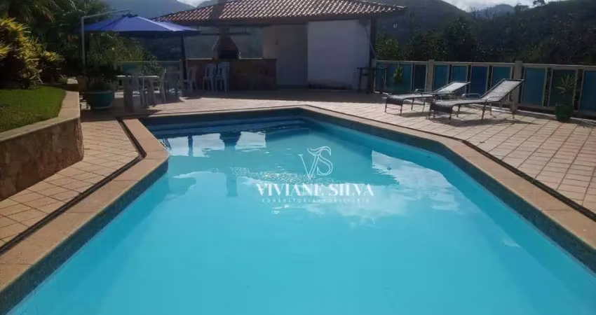 Casa com 3 dormitórios à venda, 400 m² por R$ 3.500.000,00 - Itaipava - Petrópolis/RJ