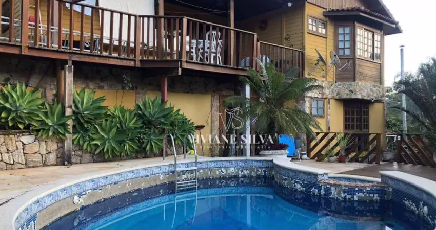 Casa com 3 dormitórios à venda, 200 m² por r$ 1.200.000,00 - araras - petrópolis/rj