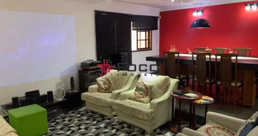 Casa à venda com 4 quartos no Jardim das Indústrias