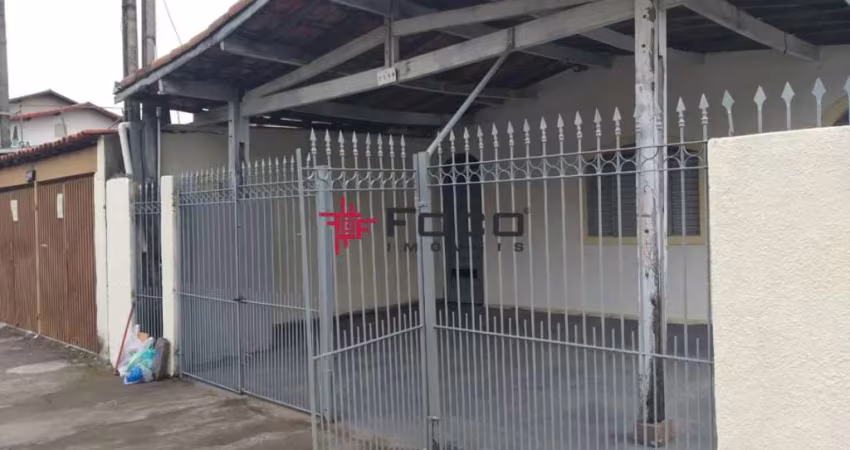 Casa de Esquina à venda na Av. Ouro Fino - Bosque dos Eucaliptos - Excelente para ponto comercial