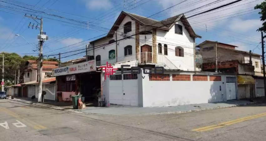 Vende-se Sobrado com Edícula e ponto comercial