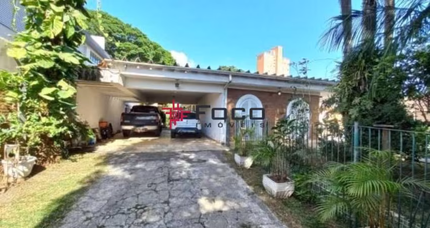 Casa Térrea / Jd. Esplanada / 05 Dormitórios / 380m² / São José dos Campos