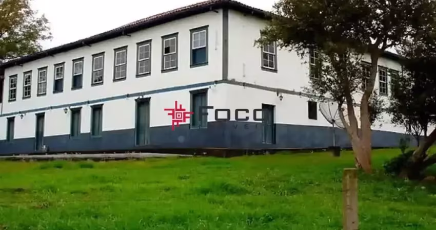 Mp fazenda histórica de 1832 / mobiliada ( porteira fechada ) / escriturada / a 03 km do centro da cidade de piquete.