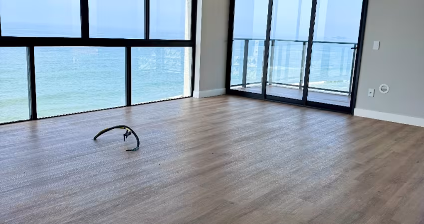 Lindo apartamento frente mar nop Tabuleiro, 111m2 privativos, 3 quartos (1 suite) e 2 vagas