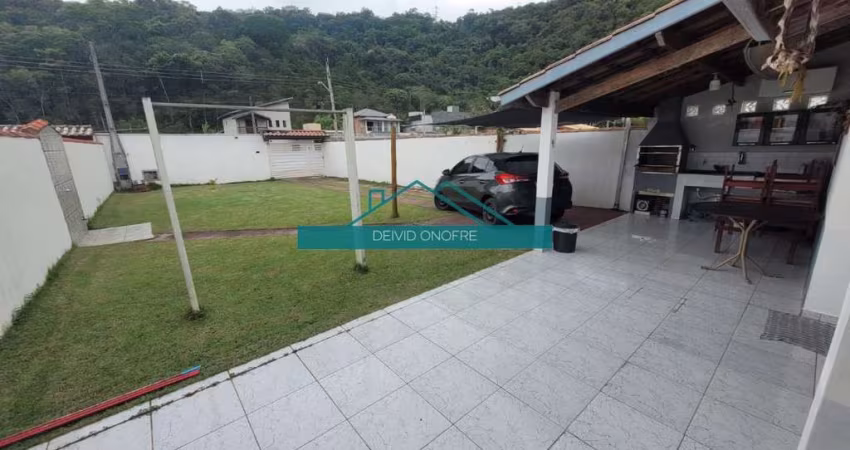 Charmosa Edícula à Venda na Praia de Massaguaçu Caraguatatuba