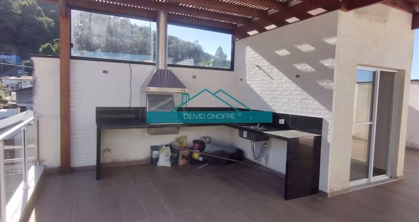 Tríplex mobiliado para locação definitiva no centro de Caraguatatuba
